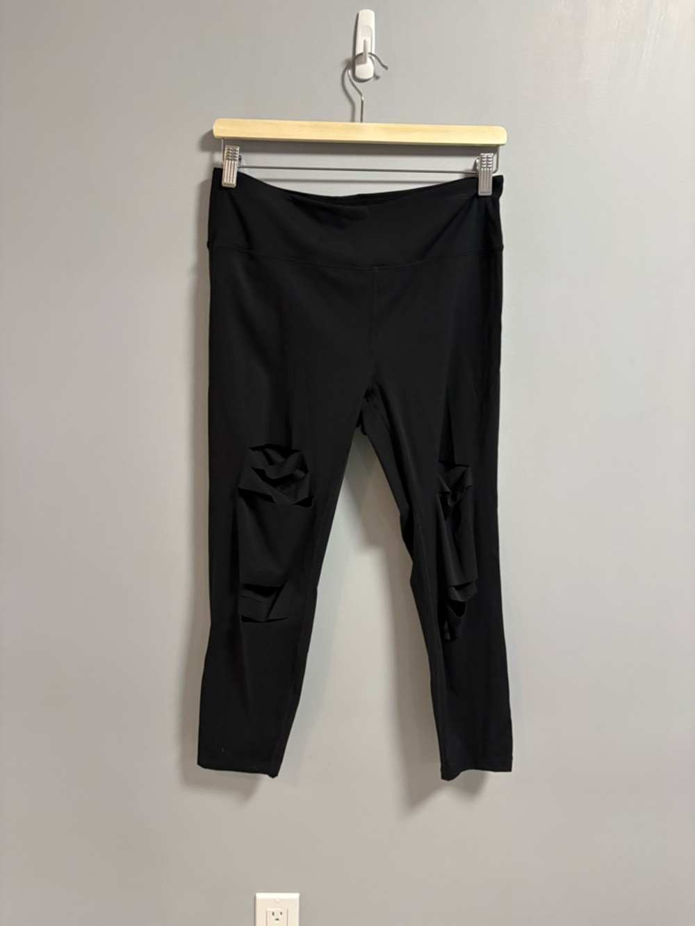 Zyia Slash Leggings